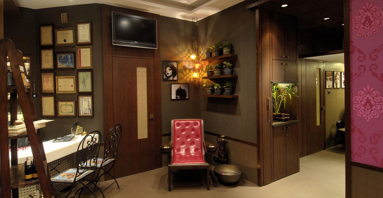 Best Spa in Bandra West,Luxurious Salon & Spa Services,Skin Care,Hair  Massage,Foot Treatment